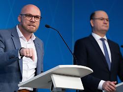 Bayern: Staatsregierung streitet lautstark über Microsoft-Vertrag