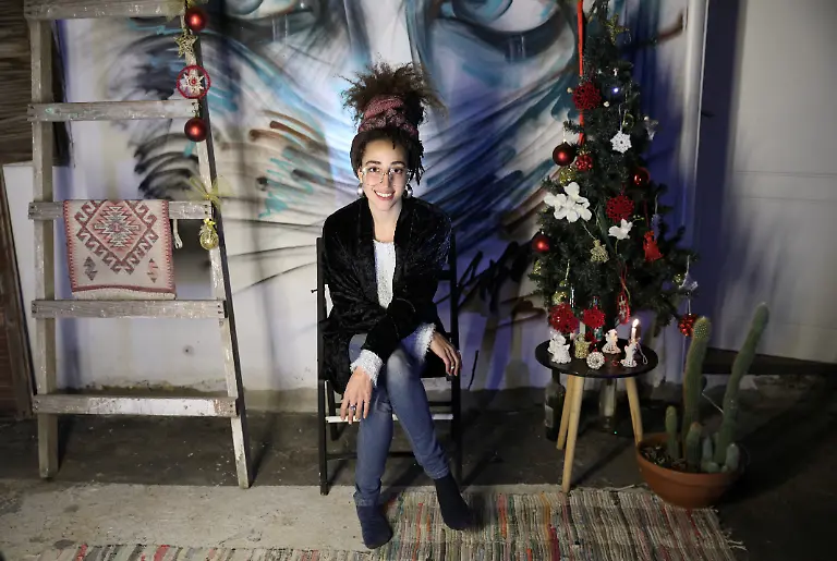 2020-12-15T120110Z-703372601-RC2ONK9O6F0J-RTRMADP-3-CHRISTMAS-SEASON-SANTAS-GLOBAL