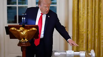 AFP__20251015__2241283527__v3__HighRes__PresidentTrumpHostsDinnerAtWhiteHouseBallroo