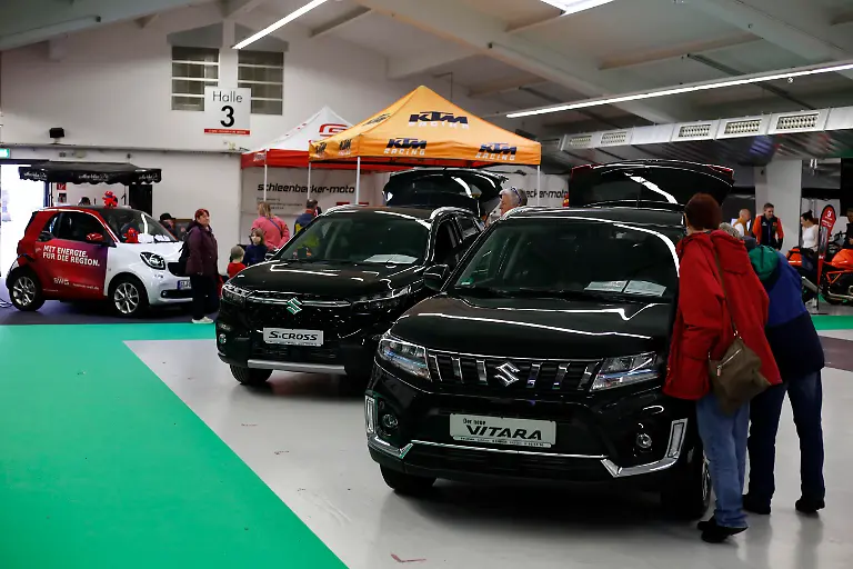 Suzuki-Vitara-and-S-Cross-seen-during-automobile-Exhibition-in-Giessen-Hessenhallen