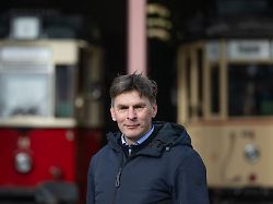 Sachsen-Anhalt: Eisige "Elli" kann Naumburger Straßenbahn nicht stoppen