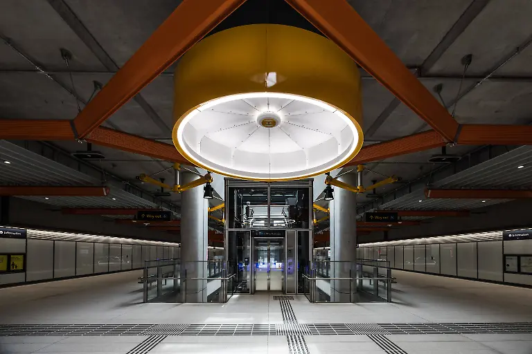 Arden-Train-Station-in-Melbourne-Australien-MELBOURNE-AUSTRALIA-DECEMBER-4-2025-Newly-opened-Arden-underground-train-station-as-part-of-the-Metro-Tunnel-project-Located-in-Melbourne-Victoria-Australia-LicenseRM-Copyright-xZoonar