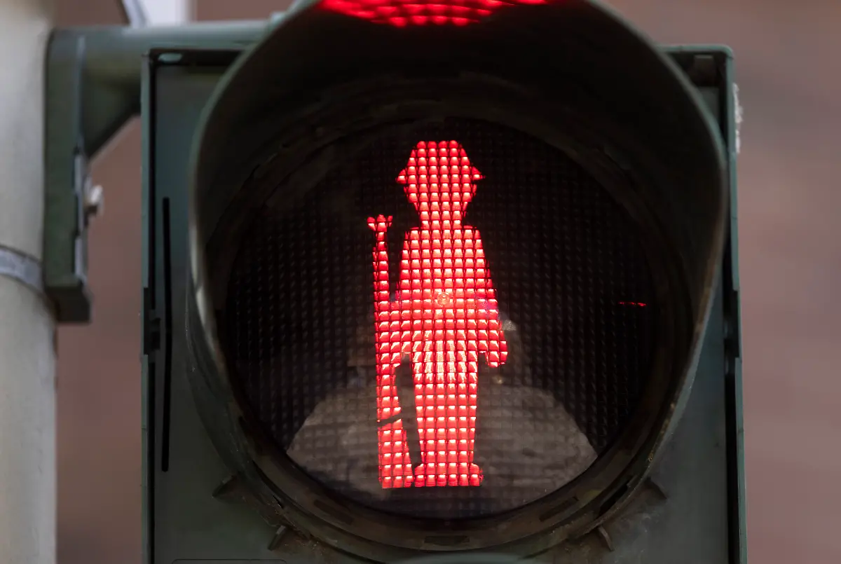 In-Moenchengladbach-gibt-es-jetzt-Schuetzen-Ampelmaennchen-Die-neuen-Ampelmaennchen-stehen-an-dem-Fussgaengerueberweg-Aachener-Strasse-Sandradstrasse