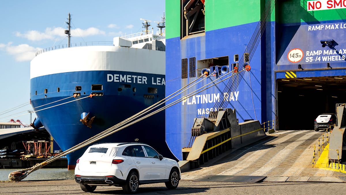 Hersteller-verkaufen-weniger-China-und-US-Z-lle-lasten-bei-VW-und-Mercedes-auf-dem-Absatz