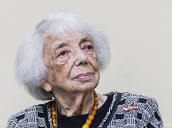 Sie war regelmäßig vor Ort: Erste Schule soll nach Margot Friedländer benannt werden