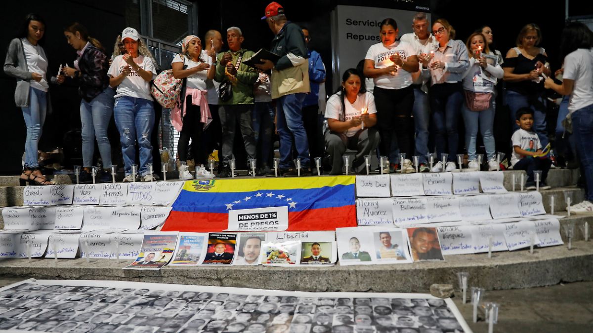 Zwei-Italiener-in-Sicherheit-Venezuela-l-sst-Dutzende-Maduro-Gegner-frei