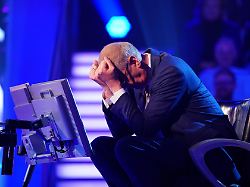 "Wer wird Millionär?": "Ich rufe Sie wieder an!!" Wuschiger Jauch pfuscht Kandidaten rein