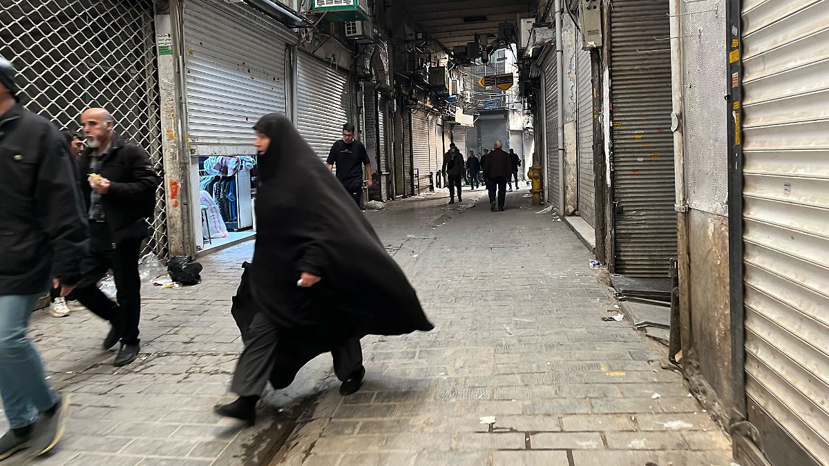 Fast-50-Prozent-Inflation-So-schlecht-geht-es-den-Iranern-wirtschaftlich