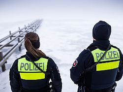 Niedersachsen & Bremen: Bericht: Retter stirbt auf zugefrorenem Steinhuder Meer