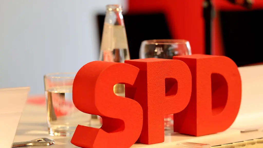 Der-SPD-Landesvorstand-hat-dem-geplanten-Wechsel-an-der-Regierungsspitze-in-Sachsen-Anhalt-zugestimmt