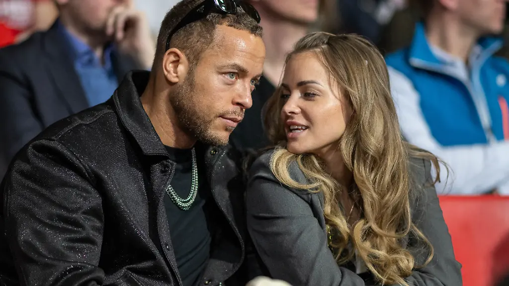 Andrej-Mangold-und-Annika-Jung-GER-FC-Bayern-Basketball-FCBB-vs-Ratiopharm-Ulm-RPU-Basketball-SIEGEMUND-TOP-Four-BBL-Pokal-Finale-Spielzeit-2023-2024-18-02