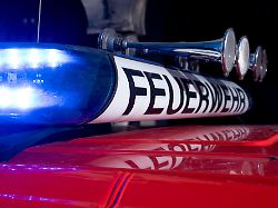 Bayern: Auto rutscht über See, als Feuerwehr Eisstockschießen spielt