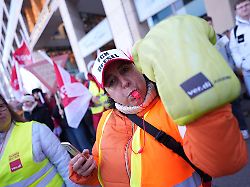 Hamburg & Schleswig-Holstein: Warnstreik in Hamburg - Verdi erhöht Druck im Tarifstreit