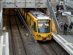 Baden-Württemberg: Schwarzfahrer verletzt drei Kontrolleure