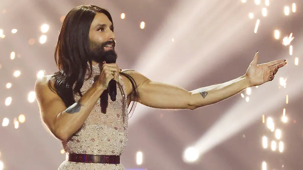 Conchita-Wurst-in-der-TV-Show-Schlagerbooom-2025-Alles-funkelt-Alles-glitzert-in-der-Dortmunder-Westfalenhalle-Dortmund-18-10