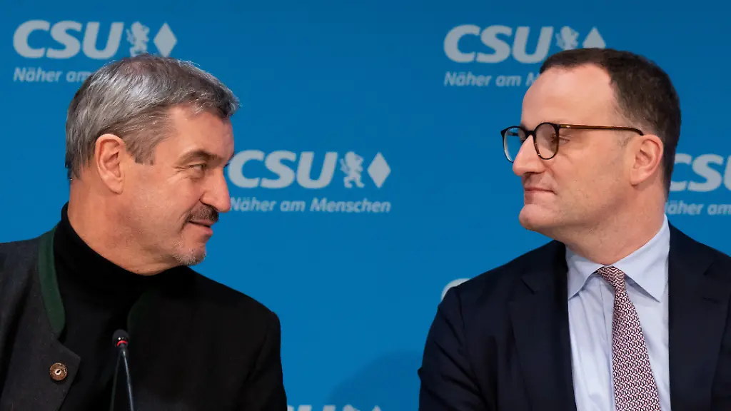Markus-Soeder-l-CSU-Parteivorsitzender-und-Ministerpraesident-von-Bayern-und-Jens-Spahn-CDU-CDU-CSU-Fraktionsvorsitzender-im-Bundestag-nehmen-an-der-der-Klausurtagung-des-CSU-Parteivorstands-teil