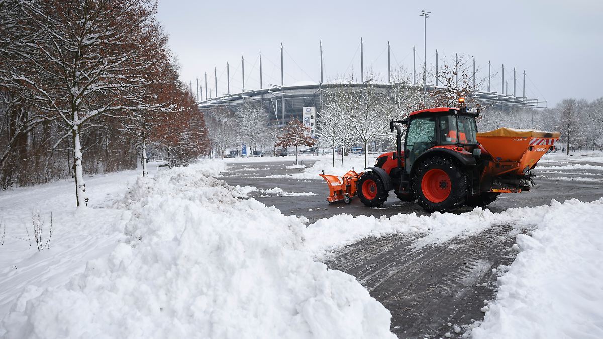 -Statische-Risiken-Bundesliga-Spiel-zwischen-HSV-und-Leverkusen-kurzfristig-abgesagt