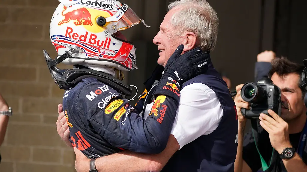 Helmut-Marko-r-zaehlt-zu-den-engsten-Vertrauten-von-Max-Verstappen