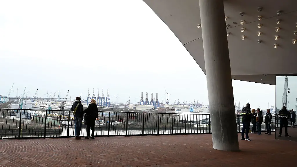 Wird-der-Besuch-der-Elbphilharmonie-Plaza-bald-Eintritt-kosten-Archivbild