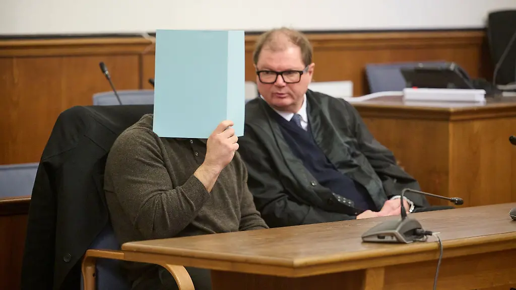 Die-beiden-Insassen-des-Fahrzeugs-blieben-unverletzt