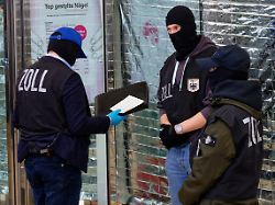 1000 Beamte im Einsatz: Bundesweite Großrazzia in Nagelstudios wegen Schwarzarbeit