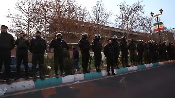 2026-01-14T163050Z_1741927546_RC241JAQ0AR0_RTRMADP_3_IRAN-ECONOMY-PROTESTS