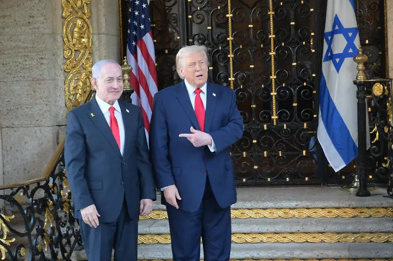 December-29-2025-Jerusalem-Jerusalem-Palestinian-Territory-Israeli-Prime-Minister-Benjamin-Netanyahu-met-with-US-President-Donald-Trump-at-the-Mar-a-Lago-resort-in-Palm-Beach-Florida-where-the-two-sides-held-talks-on-ending-the-war-in-Gaza-and-moving-to-the-second-phase-of-the-agreement