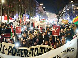 Berlin & Brandenburg: Hunderte demonstrieren in Berlin für Freiheit im Iran