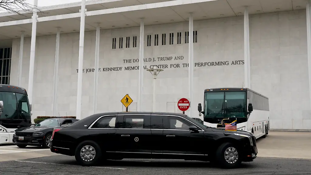 2026-01-10T034020Z_1619240593_RC2QVIA0POI5_RTRMADP_3_USA-TRUMP-KENNEDY-CENTER