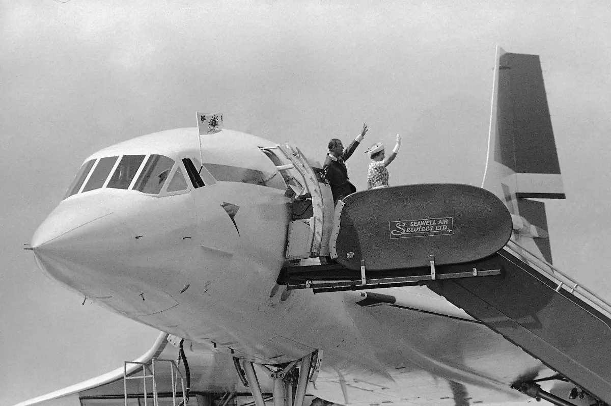 Queen-Elizabeth-II-with-husband-Prince-Philip-visiting-Barbados-on-Oct-31-1977-thru-Nov-2-1977-and-leaving-aboard-the-Concorde-plane