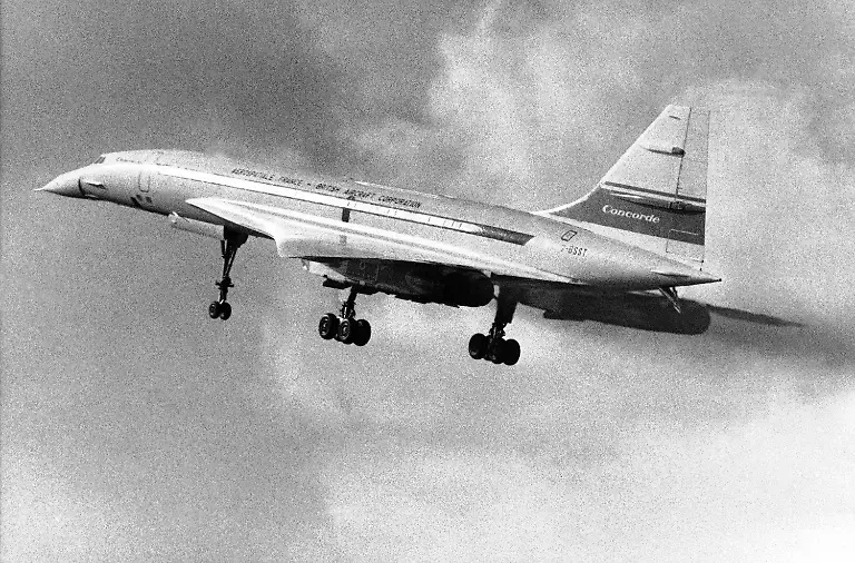 The-first-commercial-supersonic-flight-of-Concorde-took-place-on-January-21st-from-Charles-de-Gaulle-air-terminal-at-Roissy-en-France-and-seen-here-taking-off-for-Rio-de-Janeiro-Brazil-Jan-23-1976