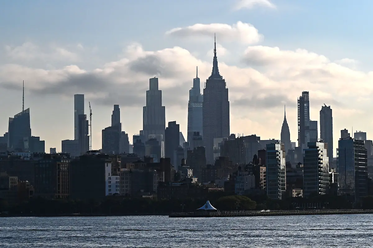 Photo-by-zz-NDZ-STAR-MAX-IPx-2025-9-8-25-General-views-and-atmosphere-in-New-York-City-on-September-8-2025-Here-a-view-of-the-Manhattan-skyline-including-the-Empire-State-Building-and-the-Chrysler-Building