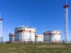 Um 3,5 Dollar pro Barrel: EU senkt Preisgrenze für russisches Öl im Februar weiter