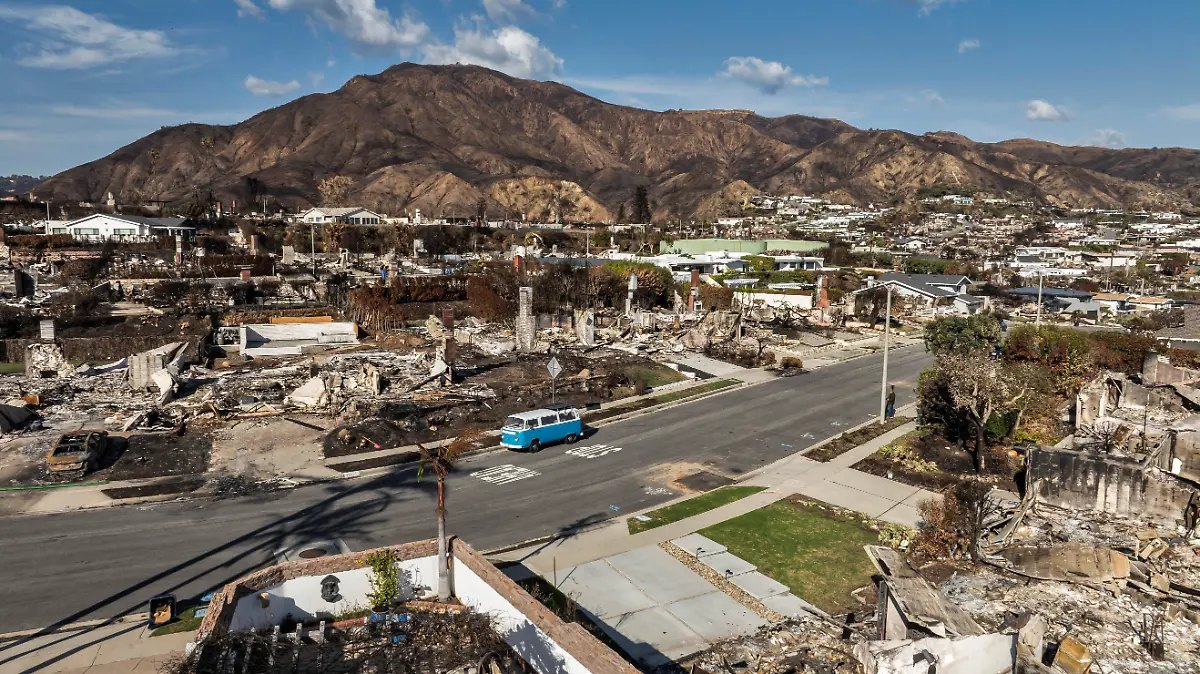 Aerial-view-of-homes-destroyed-by-the-Eaton-fire-in-the-Parker-Canyon-area-of-the-Pacific-Palisades-100-mph-winds-flew-through-the-canyon-fueling-the-fire-and-burning-many-of-the-homes-in-the-area-1-27-2025-Pacific-Palisades-CA