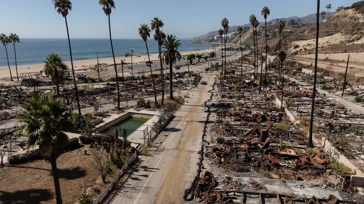 The-Pacific-Palisades-Bowl-Mobile-Estates-once-one-of-the-last-sources-of-affordable-housing-near-the-beach-in-Los-Angeles-County-was-devastated-by-the-Palisades-Fire-and-remains-in-ruins-Cleanup-and-rebuilding-plans-have-stalled-leaving-the-future-of-the-community-uncertain-10-11-2025-Pacific-Palisades-CA