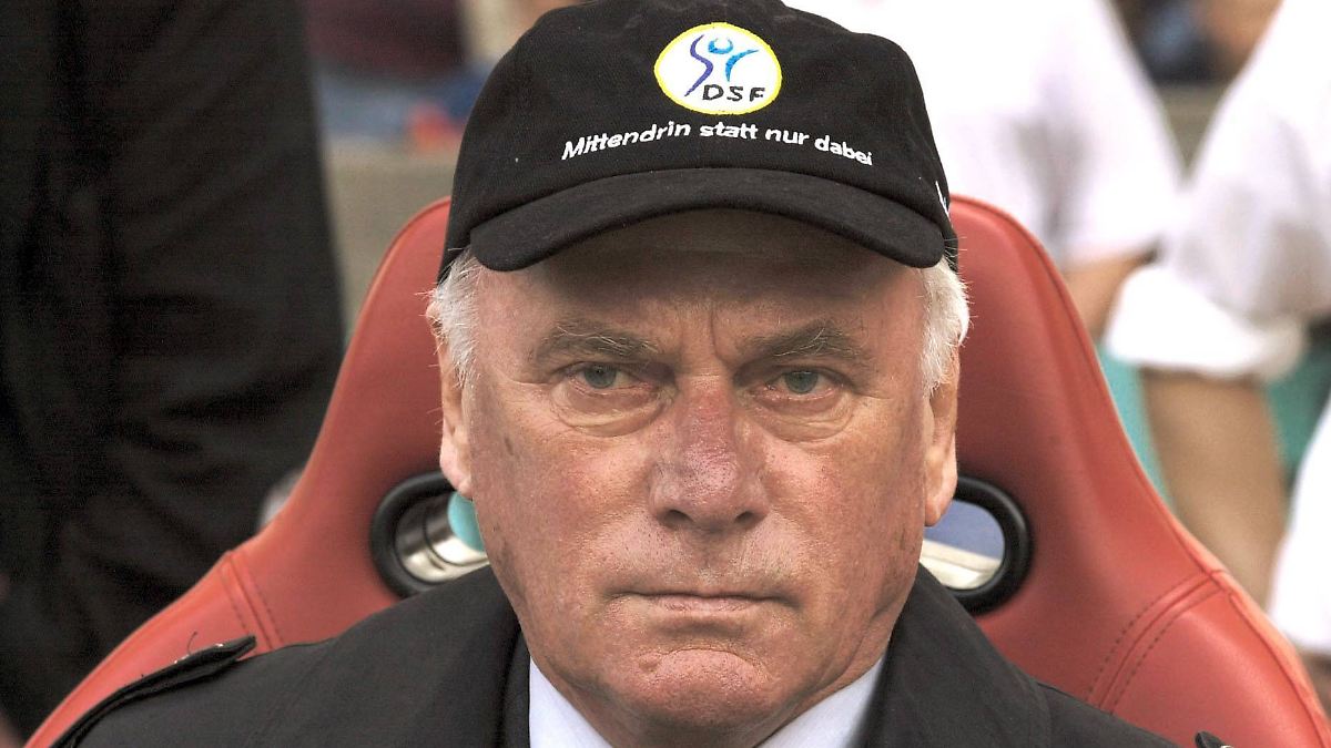 Legend-re-Team-Ansprache-Als-Udo-Lattek-den-BVB-Profis-mit-einem-fiesen-Trick-Angst-machte