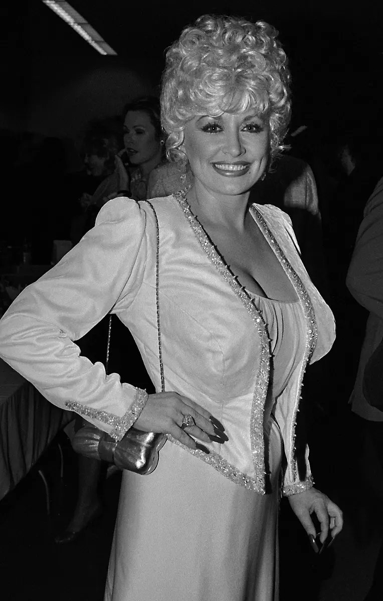 Country-Singer-Dolly-Parton-attends-A-Night-at-The-Races-charity-fundraiser-at-Hollywood-Park-Race-Track-to-benefit-childrens-Cancer-November-14-1984-in-Inglewood-California-Photo-by-Bob-Riha-Jr