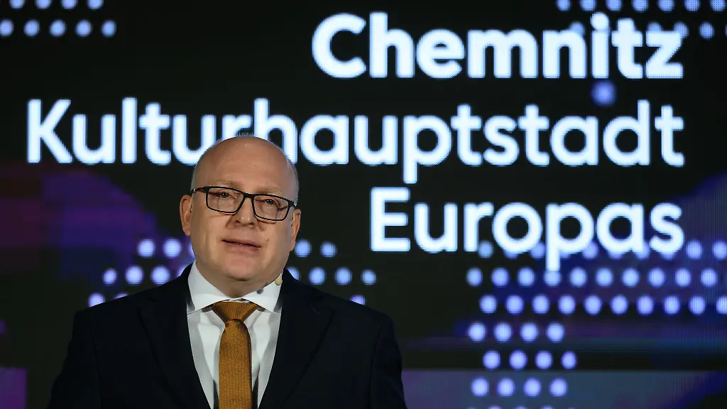 Der-Stadtchef-reist-zur-Eroeffnungsfeier-der-neuen-Kulturhauptstadt-Oulu