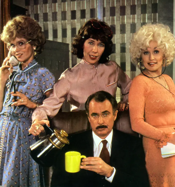 9-TO-5-JANE-FONDA-LILY-TOMLIN-DOLLY-PARTON-Date-1980-Strictly-editorial-use-only-in-conjunction-with-the-promotion-of-the-film-Credit-line-mandatory-This-image-is-copyright-of-the-film-company-and-is-supplied-under-the-terms-of-issue-as-film-still-No-commercial-or-book-cover-use-permitted-without-prior-consent-from-the-film-company