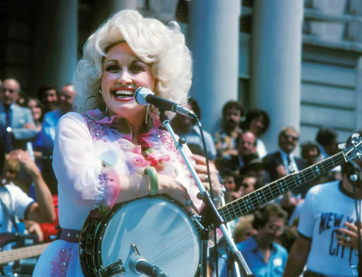 Dolly-Parton-1977
