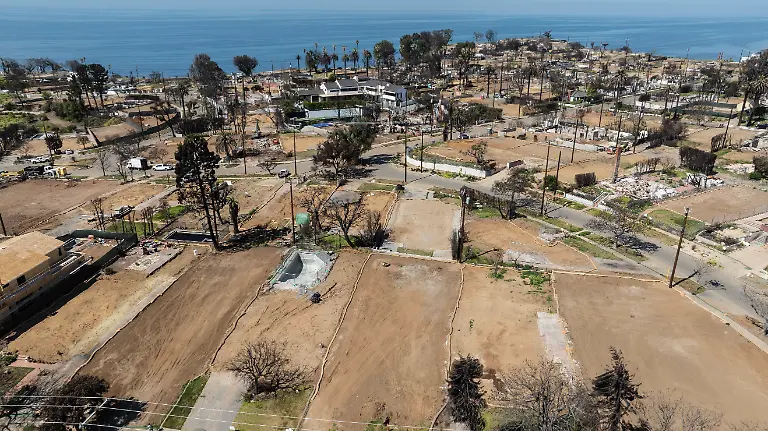 Home-building-slowly-begins-in-the-Pacific-Palisades-after-the-destructive-Palisades-fire-A-home-on-15256-De-Pauw-street-is-one-of-the-first-homes-to-be-built-in-the-area-Drone-view-of-home-rebuilding-on-De-Pauw-Street-5-19-2025-Pacific-Palisades-LA-CA