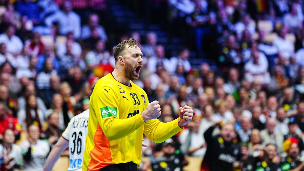 Herning-DEN-Deutschland-vs-Oesterreich-Handball-EHF-Europameisterschaft-2026-Gruppe-A-Spieltag-1-15-01-2026-Jubel-nach-Parade-Andreas-Wolff-Deutschland-33-DEN-Deutschland-vs-Oesterreich-Handball-EHF-Europameisterschaft-2026-Gruppe-A-Spieltag-1-15-01-2026-Herning-DEN-Germany-vs-Austria-Handball-EHF-European-Championship-2026-Group-A-Matchday-1-15-01-2026-Cheers-after-Andreas-Wolffs-save-Germany-33-DEN-Germany-vs