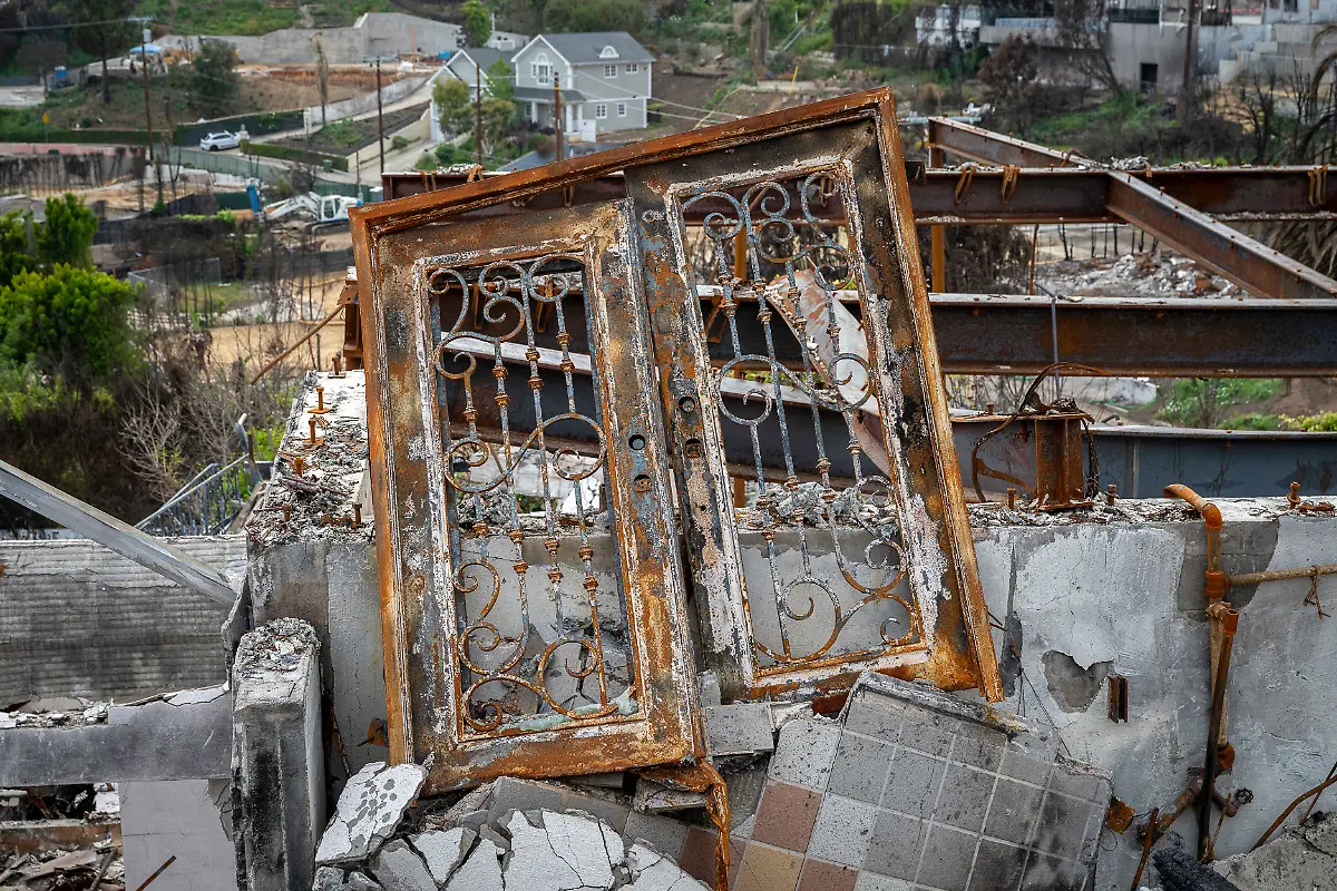 June-4-2025-Pacific-Palisades-California-USA-June-4-2025-A-home-destroyed-in-the-January-2025-Palisades-Fire-in-Pacific-Palisades-California