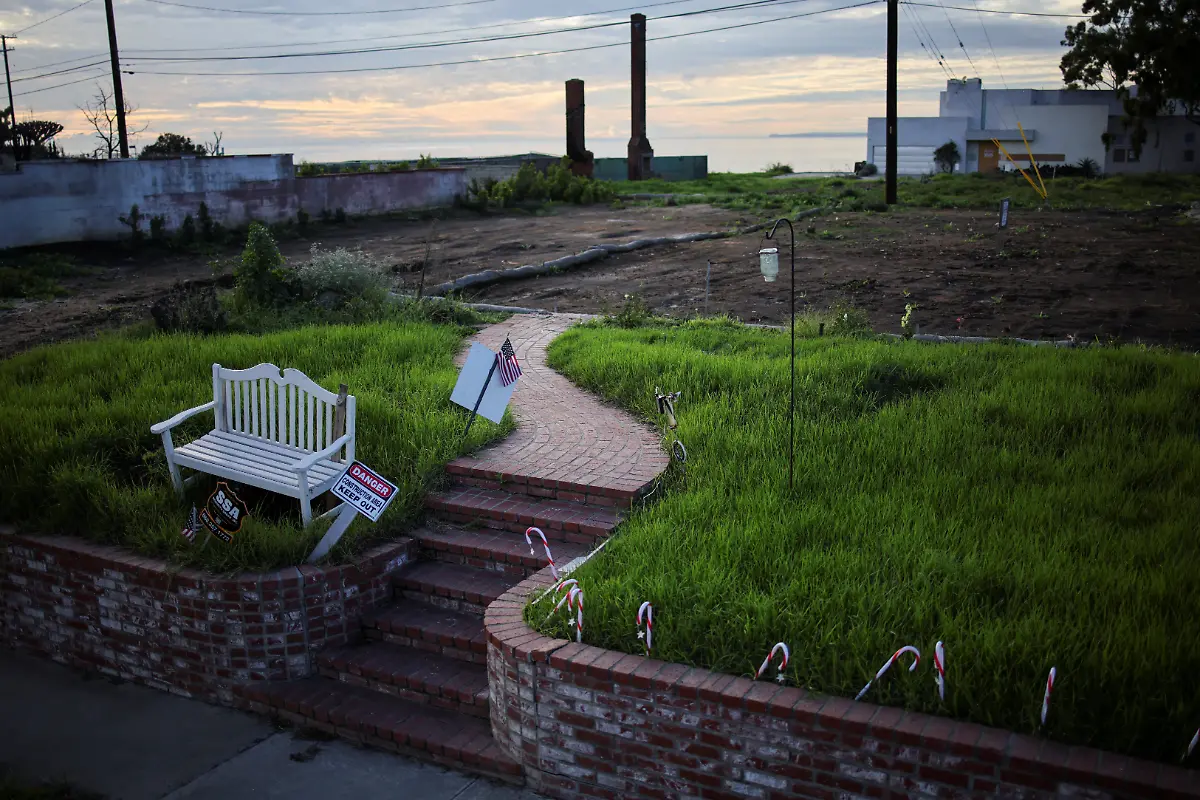 The-walkway-to-a-house-in-the-Palisades-is-pictured-nearly-a-year-after-wildfires-destroyed-dozens-of-houses-in-the-Los-Angeles-neighborhood-California-U-S-January-6-2026