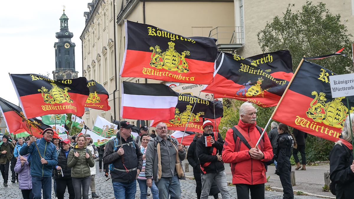 Innenministerium-legt-Zahlen-vor-Rechtsextremisten-besitzen-4000-legale-Waffen