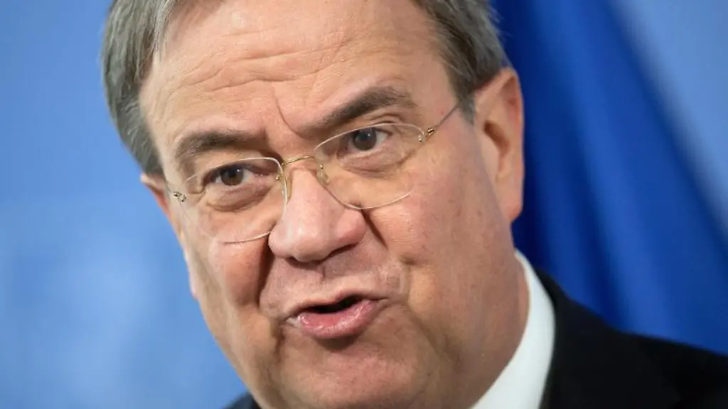 Armin-Laschet-CDU-spricht-waehrend-einer-Pressekonferenz