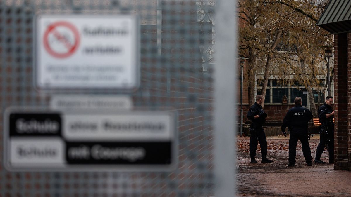 Fieberhafte-Suche-in-Frankfurt-Schulranzen-von-vermisstem-Achtj-hrigen-gefunden