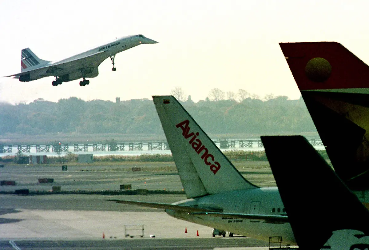 Bildnummer-51619445-Datum-29-10-2001-Copyright-imago-UPI-Photo-Concorde-der-Air-France-landet-auf-dem-John-F