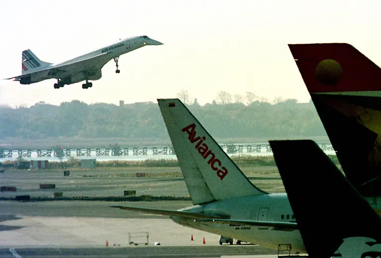 Bildnummer-51619445-Datum-29-10-2001-Copyright-imago-UPI-Photo-Concorde-der-Air-France-landet-auf-dem-John-F