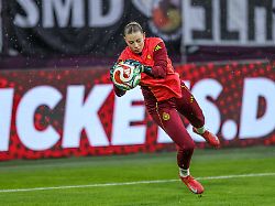 "Vorfall reflektiert": Trotz diskriminierender Aussage: DFB-Torhüterin bleibt bei der Nationalelf